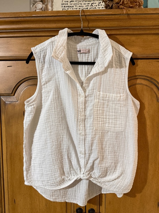 SO Tops - SO White Sleeveless Button-Up Tie Front Gauze Top